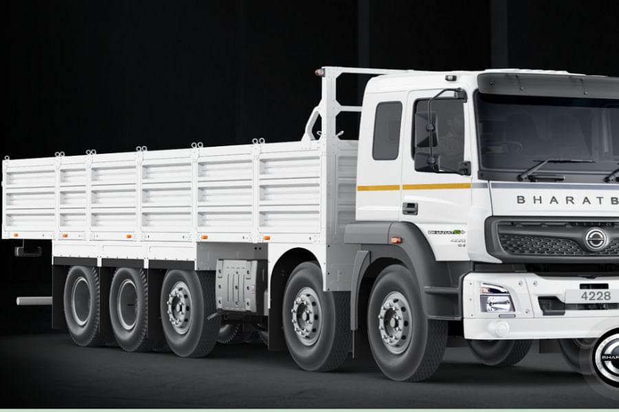 BharatBenz 4228 R: स्पेसिफिकेसन, रिव्यू और 2023 कीमत