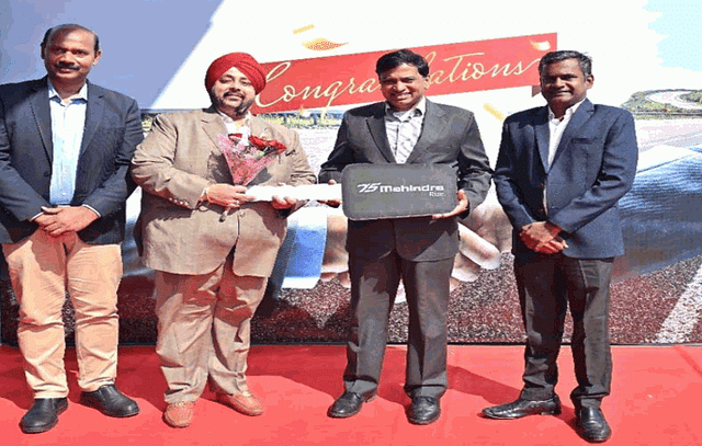 Mahindra delivers 100 BlazoX Trucks to World Wide Movers