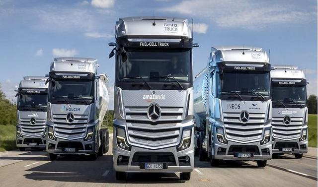 Dailmer truck initiates customer trials with five Mercedes-Benz GenH2 trucks