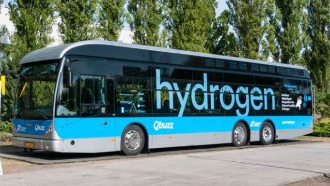 Fuel cell bus